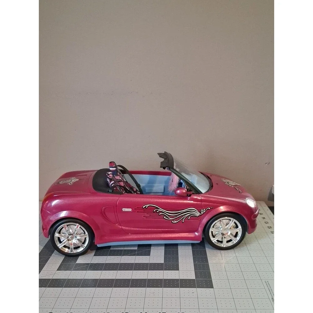 Mattel Barbie Doll My Scene My Ride Masquerade Madness Convertible 2003 car